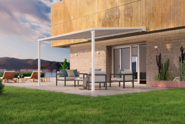 BAT presenta SIRIO, la nueva pérgola con tejido enrollable de líneas esenciales